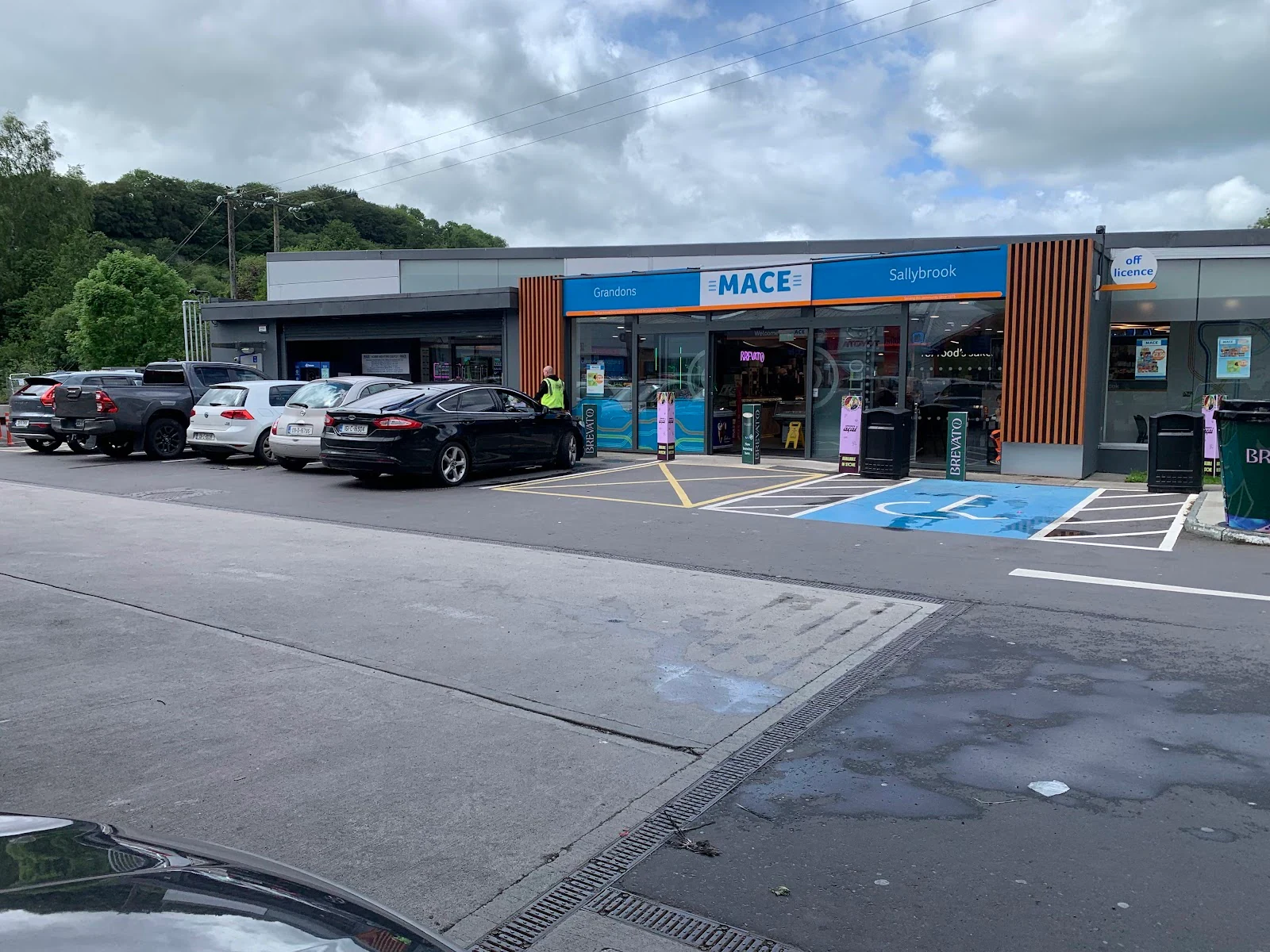 Grandons Mace & Zambrero Sallybrook, car wash in Cork