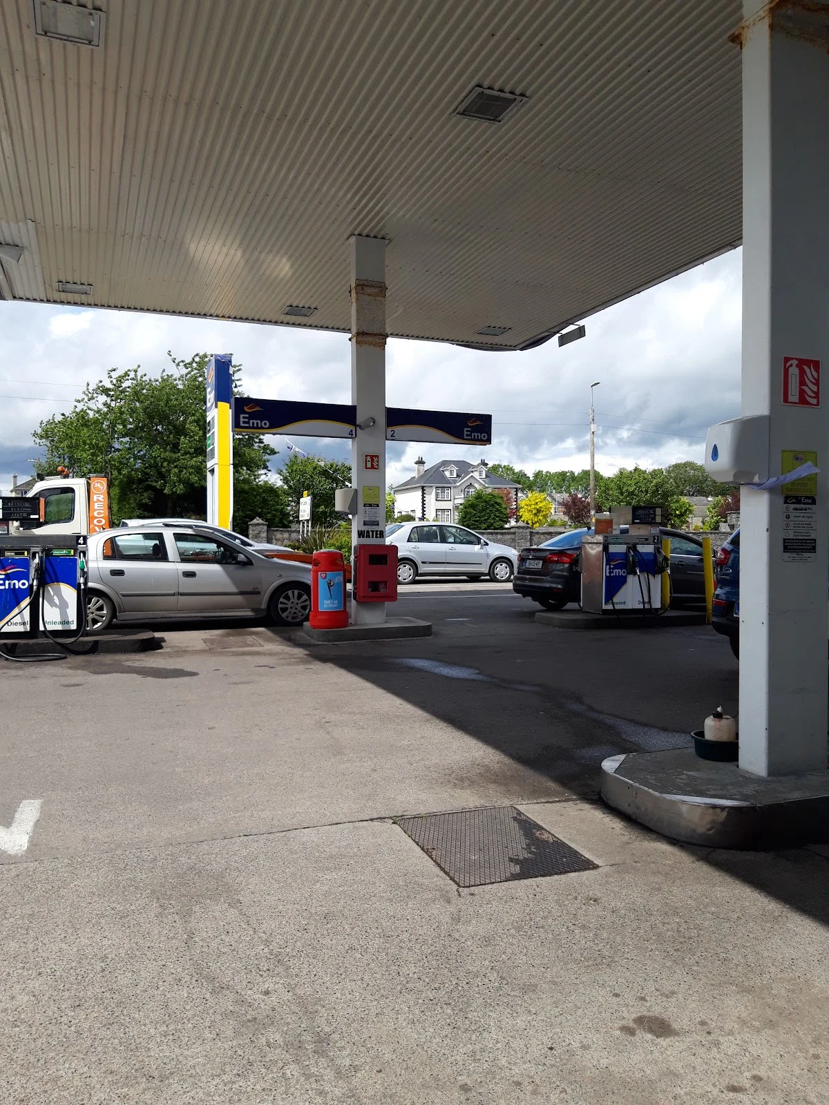 Mighty Mols Petrol Station, car wash in Mountrath, Laois